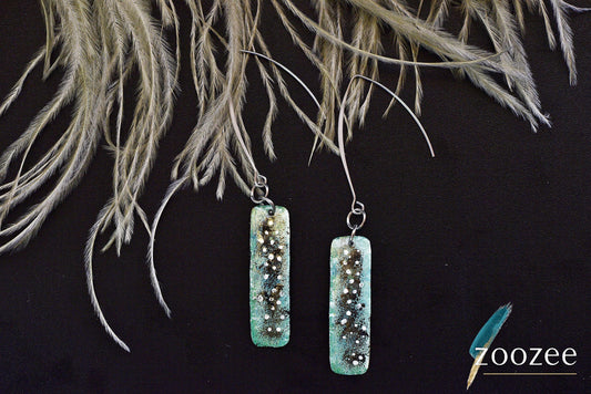 Minimalist Green Bar Earrings Speckled Texture Long Dangle Elegant Artistic Jewelry
